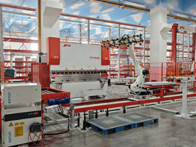 Robotic Intelligent Bending Center